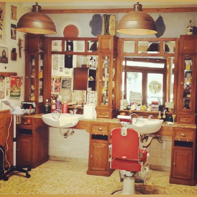 Classic barber furniture | Ceramic sink | High quality solid wood salon furniture | Made from the best materials | Barbershop interior | Worldwide delivery